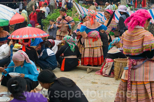 Bac-Ha-Market-1