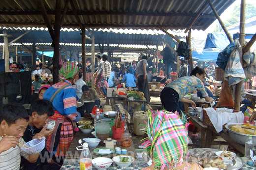 Bac-Ha-Market-4