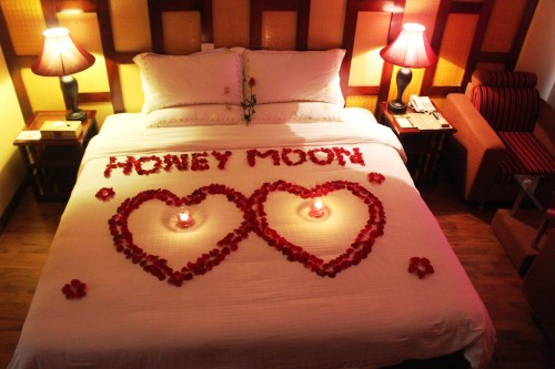 HONEYMOON ROOMS