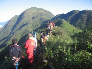 fansipan_climbing_sapa_tour