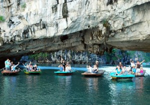 Visit Halong Bay by boat