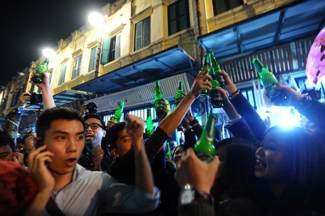 Night activities on the “Street for Foreigners”