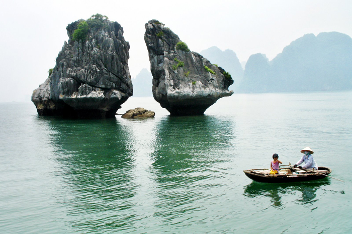 ha-long-bay-vietnam-tour